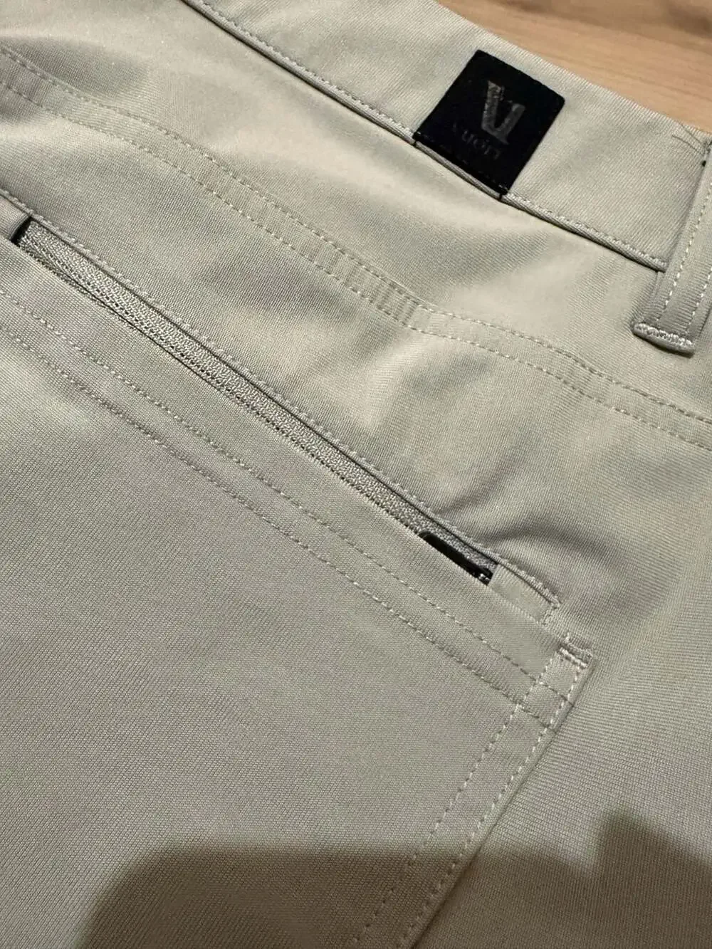 Vuori Meta Pants Size 34 Beige Performance Stretch Chino